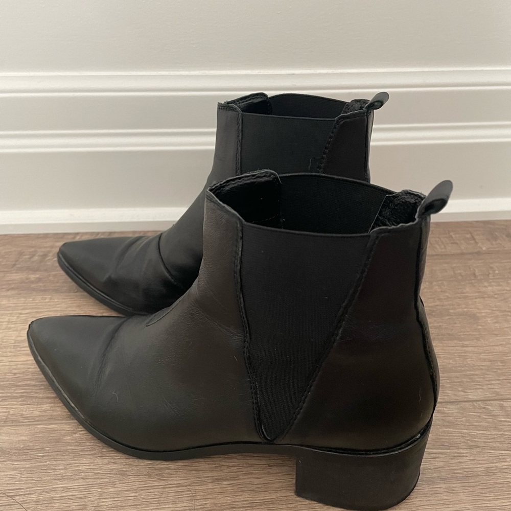 L’intervalle Black Leather Ankle Boots Size 37